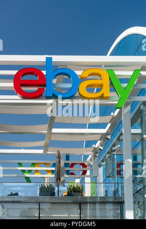 SAN JOSE, CA/USA - 21. OKTOBER 2018: eBay Firmenzentrale logo und. eBay Inc. ist eine US-amerikanische multinationale e-commerce Corporation. Stockfoto