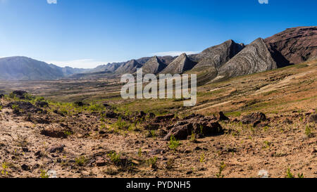 Panoramablick auf das Tal von Toro Toro in Bolivien. Detail der geologischen Formationen Stockfoto