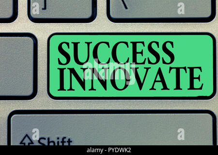 Handschrift Text schreiben Erfolg Innovationen. Begriff Sinne Organisationen machen, anpassungsfähiger an die Kräfte des Marktes. Stockfoto