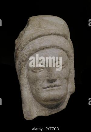 Cultura Ibérica. Cabeza femenina. Siglos IV-III ein. C. Piedra arenisca. Procedente del Santuario del Cerro de los Santos (Montealegre del Castillo, Provincia de Albacete). Museo Arqueológico Nacional. Madrid. España. Stockfoto