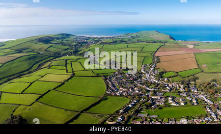 Luftaufnahme über dem Dorf Georgham, North Devon, England Stockfoto