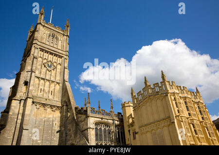 Kirche des Hl. Johannes des Täufers, Marktplatz, Cirencester, Gloucestershire, England Stockfoto