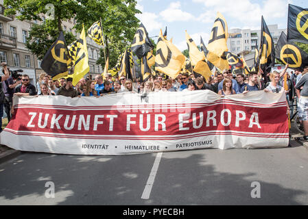 Eine Demonstration der rechtsextremen Identität Bewegung in Berlin am 17. Juni 2017. Stockfoto