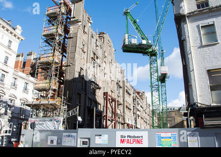 Erhaltene Fassade (Fassade) in 55-91 Knightsbridge, London, SW1, England, Großbritannien Stockfoto