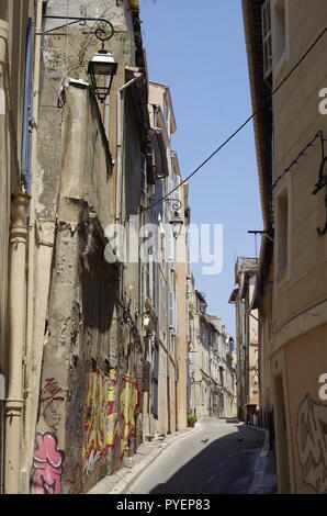 Ausblick auf die Rue du Poirier, in der Panier Viertel von Marseille, der einzige überlebende Teil eines viel größeren Arbeiterklasse und Einwanderer, Stockfoto