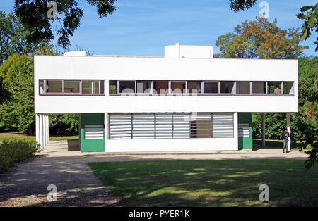 Caretaker's Cottage im Le Corbusier's Iconic Villa Savoye, Pionierarbeit im internationalen Stil, erbaut 1929-31 Stockfoto