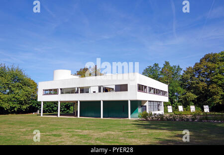 Die Außenseite des Le Corbusier's Iconic Villa Savoye, Pionierarbeit im internationalen Stil, erbaut 1929-31, Überlebender von mehreren Abriss Vorschläge, Stockfoto