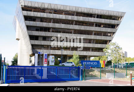 Ehemalige HQ der Pernod-Ricard Organisation in der ZAC des Bouvets in Creteil, Val-de-Marne, Frankreich, vor kurzem zu Derichebourg Multiservices verkauft. Stockfoto