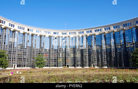 Les Echelles du Barock, eine große Paris örtliche Behörde Apartmentkomplex, in der post-modernen Stil mit massiven neo-barocken und klassischen Funktionen, Stockfoto