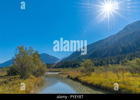 Mündung in die Isar, Oberisar oder der oberen Isar, Lenggries, Bayern, Deutschland, Europa Stockfoto