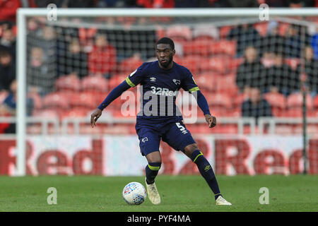 27. Oktober 2018, Riverside Stadium, Middlesbrough, England; Sky Bet Meisterschaft Middlesbrough v Derby; Fikayo Tomori (05) von Derby mit dem Ball Quelle: Mark Cosgrove/News Bilder der Englischen Football League Bilder unterliegen DataCo Lizenz Stockfoto