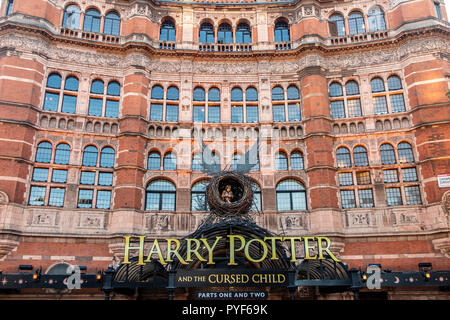 Harry Potter und die Verfluchten Kind Zeichen im Palace Theatre, London Stockfoto