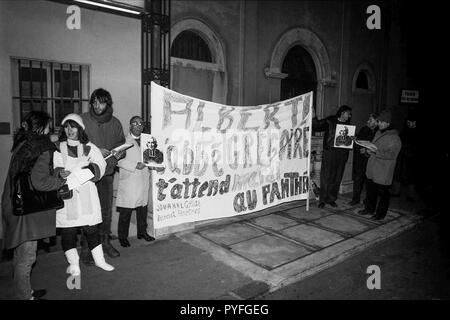 Archive 80 n: Demonstranten Herausforderung Mgr Decourtray, Lyon, Frankreich Stockfoto