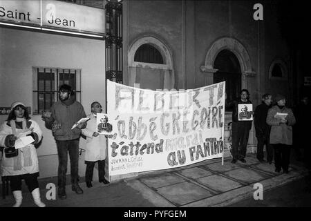 Archive 80 n: Demonstranten Herausforderung Mgr Decourtray, Lyon, Frankreich Stockfoto