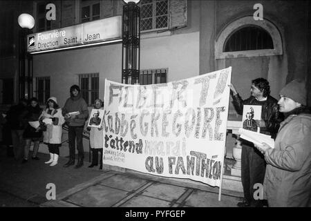 Archive 80 n: Demonstranten Herausforderung Mgr Decourtray, Lyon, Frankreich Stockfoto