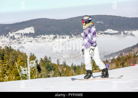 GERARDMER, Frankreich - 17.Februar - Closeup auf Snowborder während der jährlichen Winter School Holiday am 17.Februar 2015 in den Vogesen, Frankreich Stockfoto