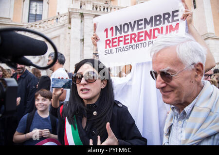 Roma, Italien. 27 Okt, 2018. Demonstration der Piazza del Campidoglio in Rom mit Hunderten von römischen Bürgern die Würde von Rom Kredit zu verteidigen: Matteo Nardone/Pacific Press/Alamy leben Nachrichten Stockfoto