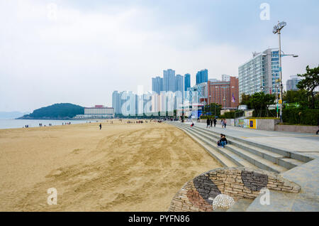 Haeundae Beach, einem Sandstrand beliebt bei Touristen bei Busan in Südkorea Stockfoto
