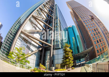 Tokyo, Japan - 20. April 2017: Nittele Tower, Nippon Television Headquarters in Shimbashi Bezirk Stockfoto