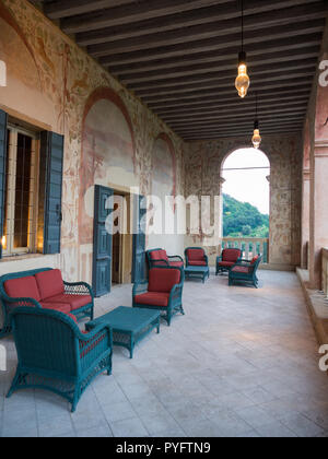 Torreglia, Italien, 26. Mai 2018: Die wundervolle Terrasse der Villa dei Vescovi, einem Venezianischen Renaissance Villa. Derzeit ist es ein Museum geöffnet Stockfoto