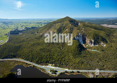 Rainbow Berg, in der Nähe von Rotorua, North Island, Neuseeland - Antenne Stockfoto