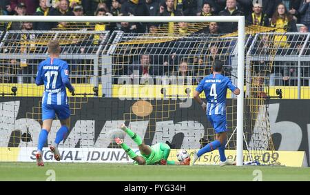 Dortmund, Deutschland. 27 Okt, 2018. firo: 27.10.2018, Fußball, 1.Bundesliga, Saison 2018/2019, BVB, Borussia Dortmund - Hertha BSC Berlin Ziel zu 1:0 von SANCHO | Verwendung der weltweiten Kredit: dpa/Alamy leben Nachrichten Stockfoto