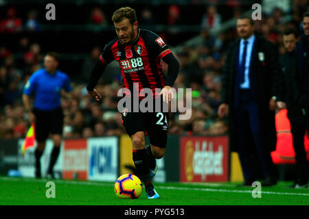 London, Großbritannien. 27. Oktober 2018. Ryan Fraser von Bournemouth in Aktion. Premier League match, Fulham v AFC Bournemouth im Craven Cottage in London am Samstag, den 27. Oktober 2018. Dieses Bild dürfen nur für redaktionelle Zwecke verwendet werden. Nur die redaktionelle Nutzung, eine Lizenz für die gewerbliche Nutzung erforderlich. Keine Verwendung in Wetten, Spiele oder einer einzelnen Verein/Liga/player Publikationen. pic von Steffan Bowen/Andrew Orchard sport Fotografie/Alamy leben Nachrichten Stockfoto
