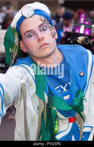 Maidenhead, Großbritannien. 27. Oktober 2018. Maidenhead, Großbritannien - 6 70563 Zombie Walk Credit: Andrew Spiers/Alamy leben Nachrichten Stockfoto