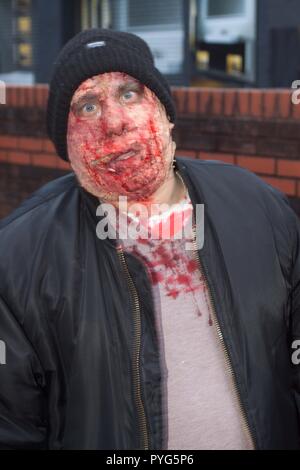 Maidenhead, Großbritannien. 27. Oktober 2018. Maidenhead, Großbritannien - 6 70563 Zombie Walk Credit: Andrew Spiers/Alamy leben Nachrichten Stockfoto