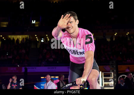 London, Großbritannien. 27. Oktober 2018. Alexander Spratt (GBR) bei Druckern Präsentation während sechs Tage London 2018 Lee Valley Olympic Velopark, Queen Elizabeth Park am Samstag, den 27. Oktober 2018. LONDON ENGLAND. (Nur redaktionelle Nutzung, eine Lizenz für die gewerbliche Nutzung erforderlich. Keine Verwendung in Wetten, Spiele oder einer einzelnen Verein/Liga/player Veröffentlichungen). Stockfoto