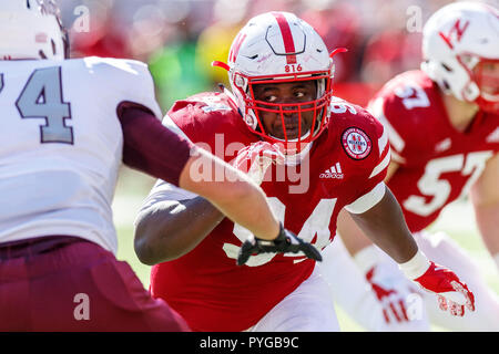 Lincoln, Nebraska, USA. 27. Okt 2018. Nebraska Cornhuskers defensive lineman Khalil Davis #94 in Aktion während der NCAA Division 1 Football Game zwischen Cookman Wildkatzen und den Nebraska Cornhuskers bei Memorial Stadium in Lincoln, NE. . Teilnahme: 88,735. Nebraska gewann 45-9. Michael Spomer/Cal Sport Media Stockfoto