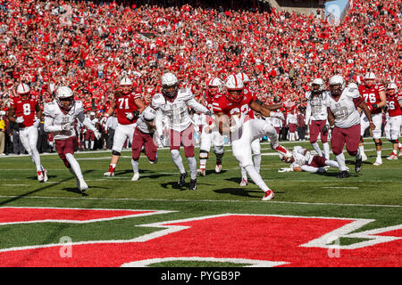 Lincoln, Nebraska, USA. 27. Okt 2018. Nebraska Cornhuskers zurück laufen Devine Ozigbo #22 in Aktion während der NCAA Division 1 Football Game zwischen Cookman Wildkatzen und den Nebraska Cornhuskers bei Memorial Stadium in Lincoln, NE. . Teilnahme: 88,735. Nebraska gewann 45-9. Michael Spomer/Cal Sport Media Stockfoto