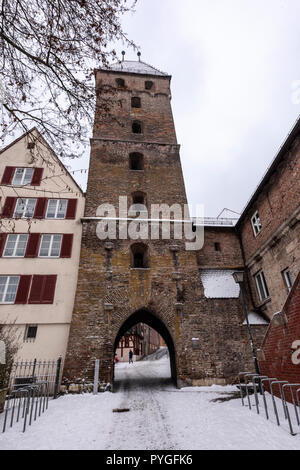 Ulmer Stadtmauer im Winter mit Schnee, Ulm, Baden-Württemberg, Deutschland Stockfoto