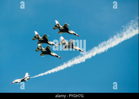 USAF Thunderbirds Vier und Bildung Stockfoto