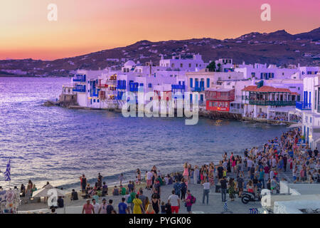 Blick auf die berühmte malerische kleine Venedig Bucht der Stadt Mykonos in Mykonos in Griechenland Stockfoto