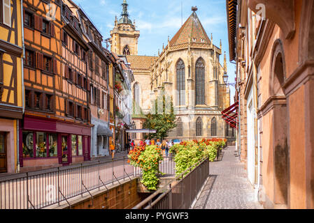 Cityscaspe Aussicht auf die Altstadt mit der Kathedrale von Saint Martin in Colmar, berühmte französische Stadt in der Region Elsass Stockfoto