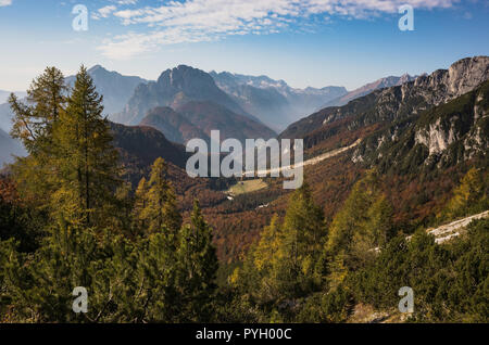 Szenische Ansicht vom Mangart pass in Slowenien Alpen. Stockfoto