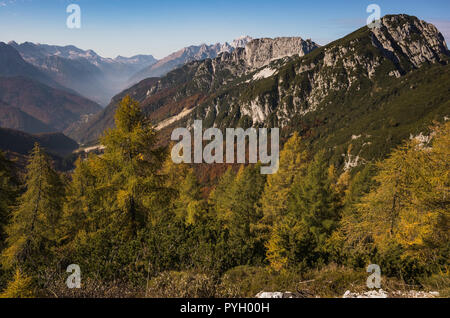 Szenische Ansicht vom Mangart pass in Slowenien Alpen. Stockfoto