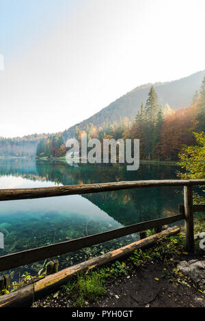 Fusine Seen im Herbst. Stockfoto