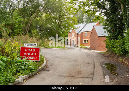 Straße geschlossen Schild mit hausgemachten biegen Sie hier Anmelden Elworth in der Nähe von Sandbach Cheshire UK Stockfoto