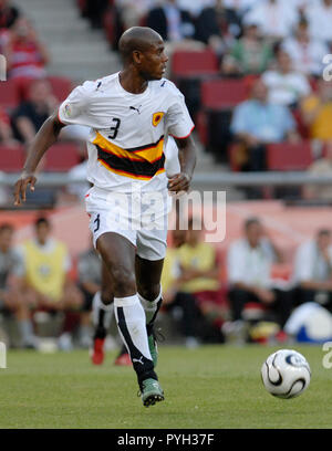 Mungesdorfer Stadion Köln Deutschland 11.6.2006, FIFA Fußball-Weltmeisterschaft 8, Angola gegen Portugal 0:1 ---- JAMBA (ANG) Stockfoto