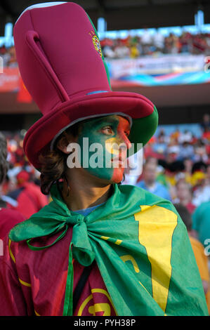 Mungersdorfer Stadion Köln Deutschland 11.6.2006, Berlin, Deutschland, FIFA WM 8, Angola vs. Portugal 0:1 -------- Lüfter Portugal Stockfoto