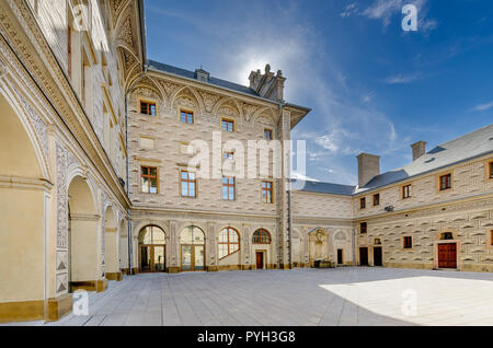 Innenhof des Palais Schwarzenberg (Lobkowicz Palace). Prag, Hradcany Bezirk, Tschechische Republik. Stockfoto