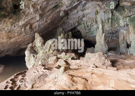 Stalagtite Formationen an Tham Lod Höhle, Mae Hong Son Provinz, Thailand Stockfoto