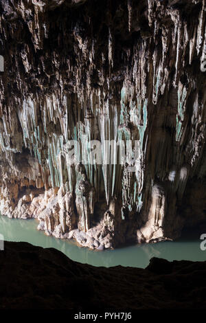 Stalagtite Formationen an Tham Lod Höhle, Mae Hong Son Provinz, Thailand Stockfoto