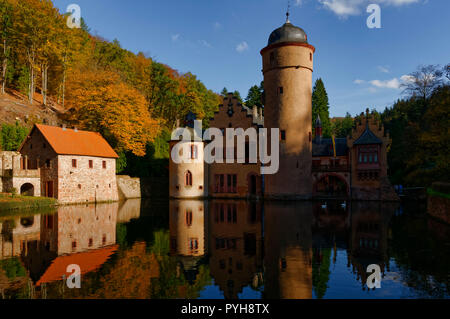 Schloss Mespelbrunn (Schloss Mespelbrunn) im Spessart, Landkreis Aschaffenburg, Unterfranken, Bayern, Deutschland Stockfoto