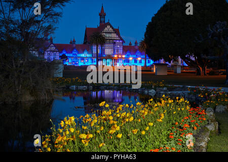 Badehaus in der Dämmerung, den Government Gardens, Rotorua, North Island, Neuseeland Stockfoto