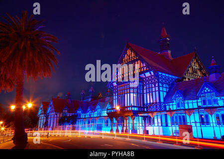 Badehaus in der Dämmerung, den Government Gardens, Rotorua, North Island, Neuseeland Stockfoto