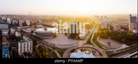 Schönen Sonnenaufgang über dem Stadtzentrum von Katowice Stockfoto