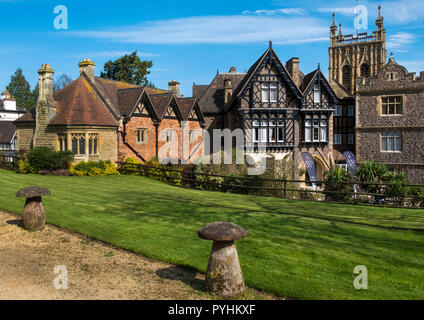 Great Malvern Priory, Abtei Gateway und Hotel, Great Malvern, Worcestershire, England, Europa Stockfoto